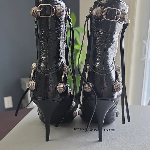 Balenciaga Black Textured Heeled Boots - Picture 7 of 15
